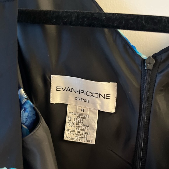 Evan-Picone Floral V-neck Midi tiered dress - Picture 5 of 9